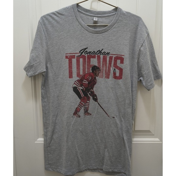 500 level Other - Jonathan Toews #19 Blackhawks Distressed Retro Graphic Tee Gray Medium NHLPA